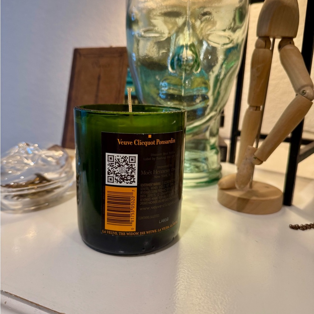 Veuve Clicquot Candle - Picture 5 of 5